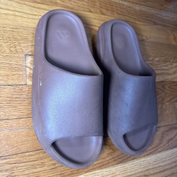 Genuine Yeezy Slides/Slip-on Sandals in Flax (Brown), Men\'s Size 10 main image 10